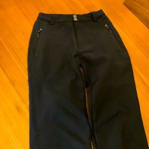 Women's ski/ snowboard pants. small but runs big. Great condition and material.